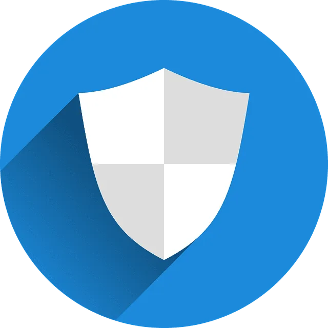 Mantenimiento de páginas webs con WordPress y seguridad Icono plano de un escudo blanco centrado sobre un cÃrculo azul con sombra larga que transmite seguridad y protección, ideal para representar Mantenimiento de páginas webs con WordPress.