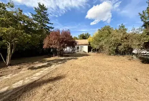 Maison à rénover avec beaucoup de potentiel à la Pompignane, dans la verdure, permis accepté