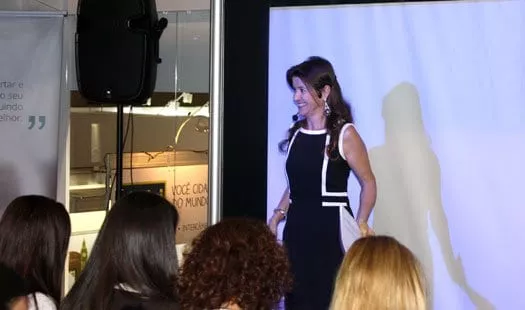 Olivia Lobell Como Atrair Mais Clientes Para Seu Negocio de Coaching