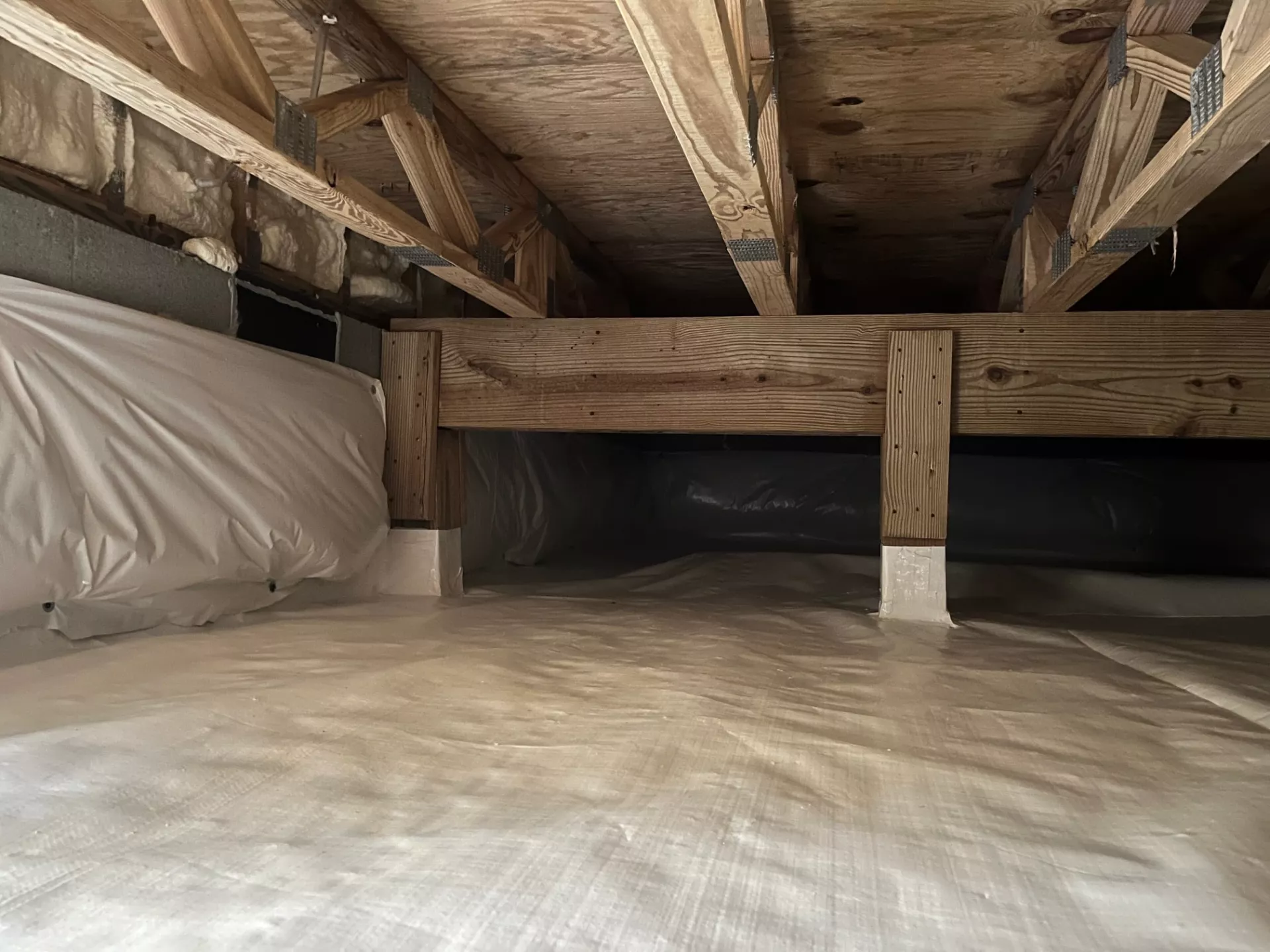 Crawl-space-waterproofing-and-encapsulation