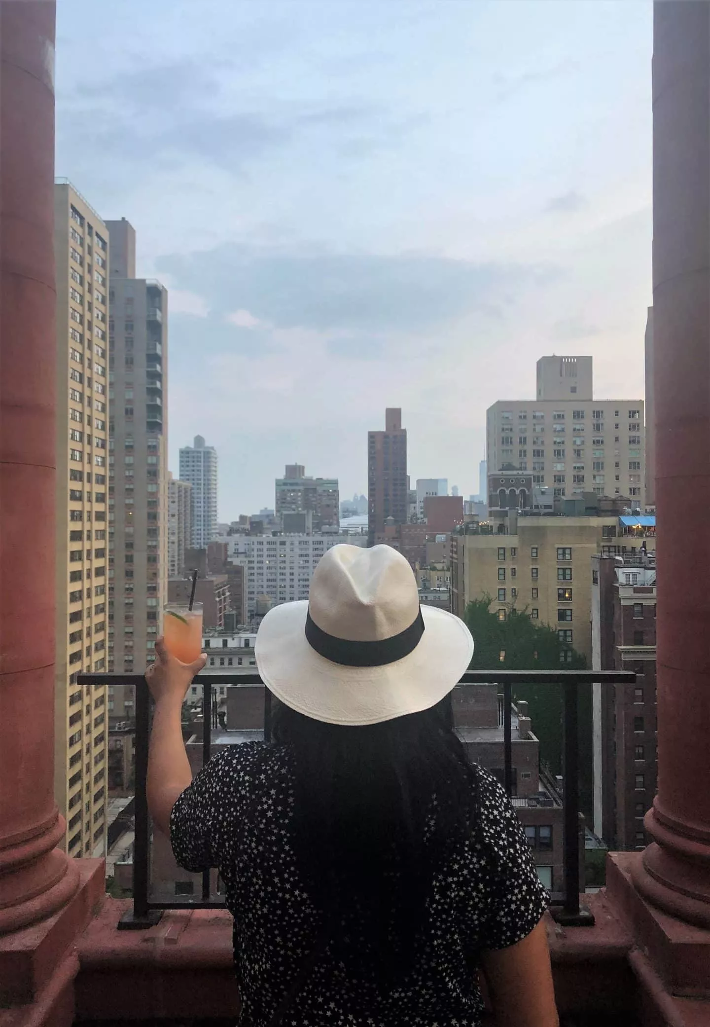 6 Rooftop Bars with Incredible Skylines views of New York City: Pod 39 Rooftop Pod 39 Rooftop Bar