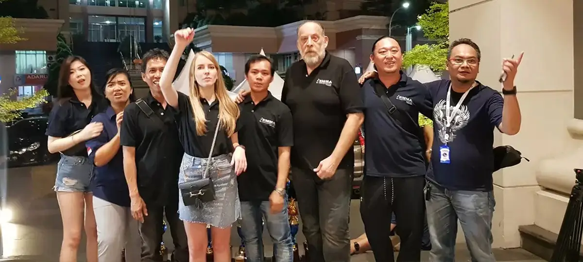 Gambar Depan Award EMMA Indonesia 2018