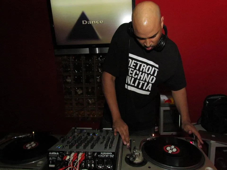 orlando-voorn-activated-dark-distorted-change-underground