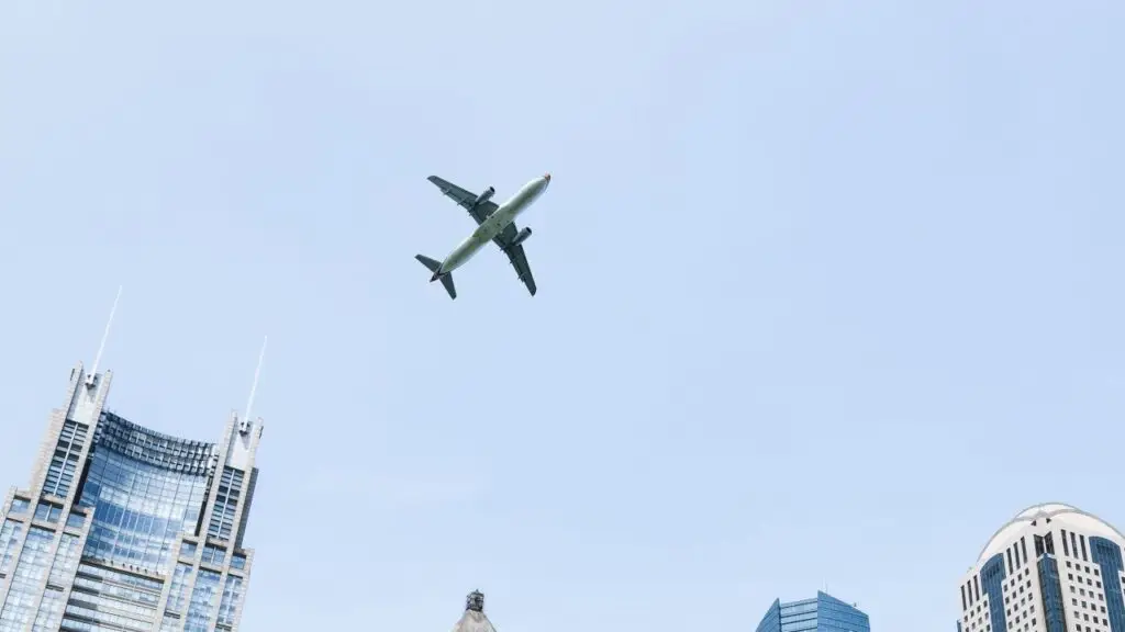 plane crash in beijing highest building near miss beijing airport