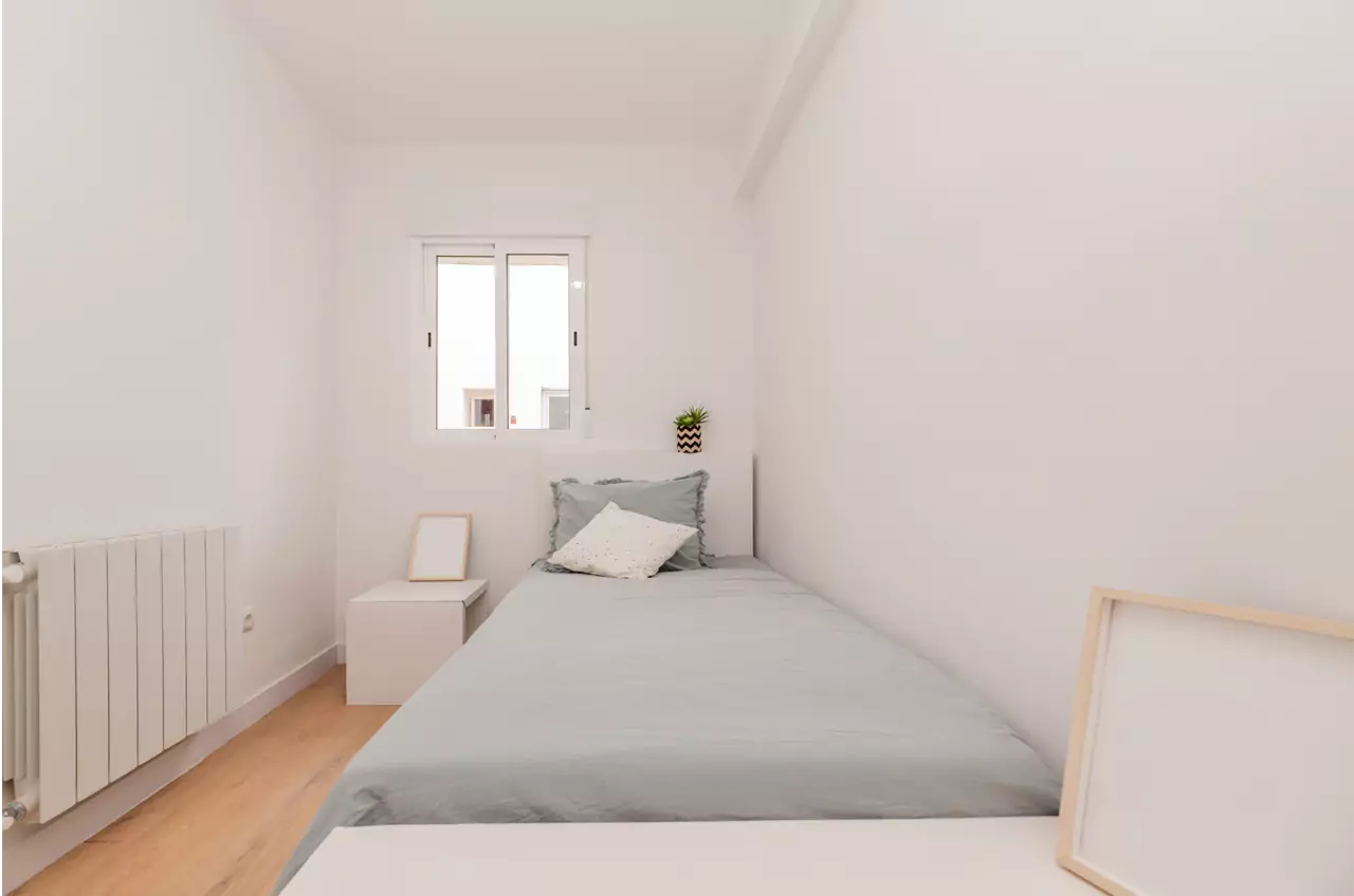 Cat Tembok Warna Putih Untuk Kamar Sempit