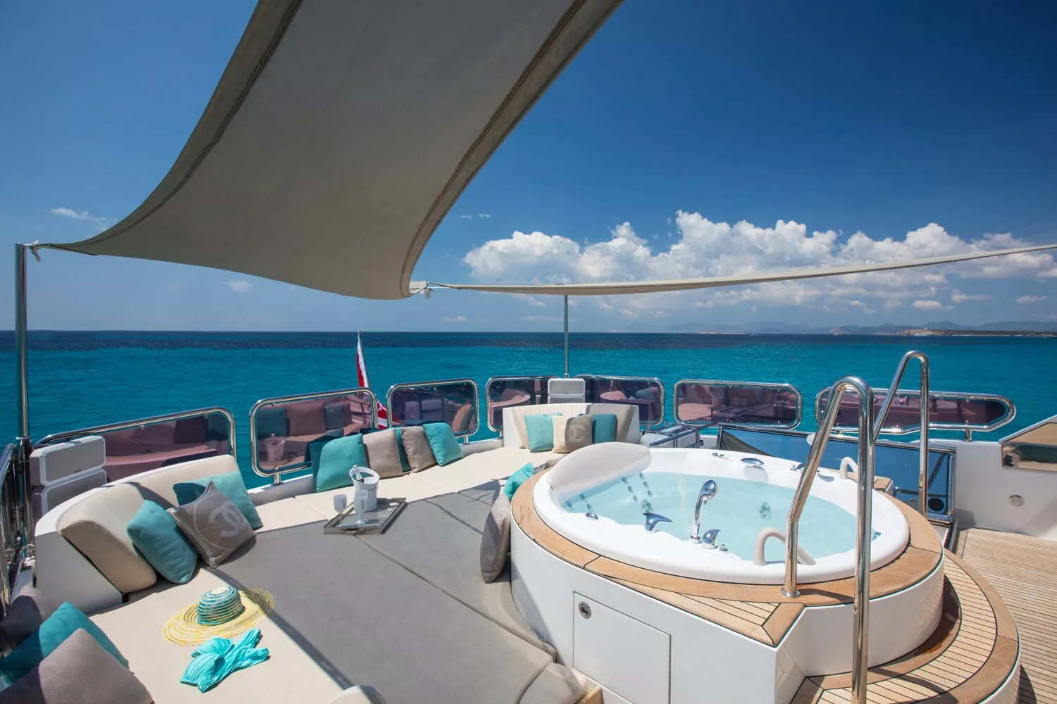 Questions To Ask While Hiring Luxury Yacht - Dubriani