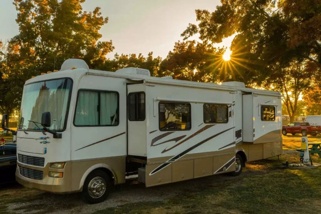Motor home vs travel trailer