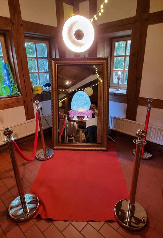 Fotospiegel auf einer Hochzeit — Magic Mirror mit Hochkant-Aufnahmen