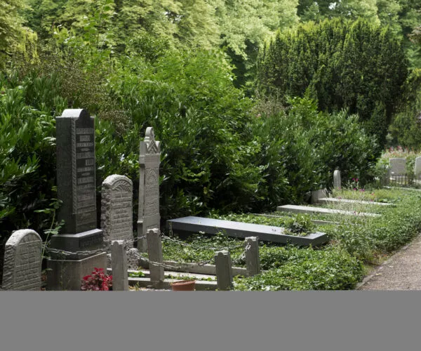 Eternal Rest with a View: Cemeteries That Take Your Breath Away: