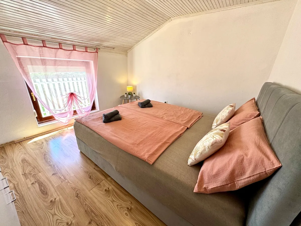 Apartman Lora 1