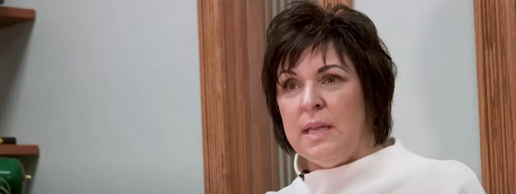 Image of Jodi Hayes giving a heartfelt testimonial about her experience at Knight Dental Care