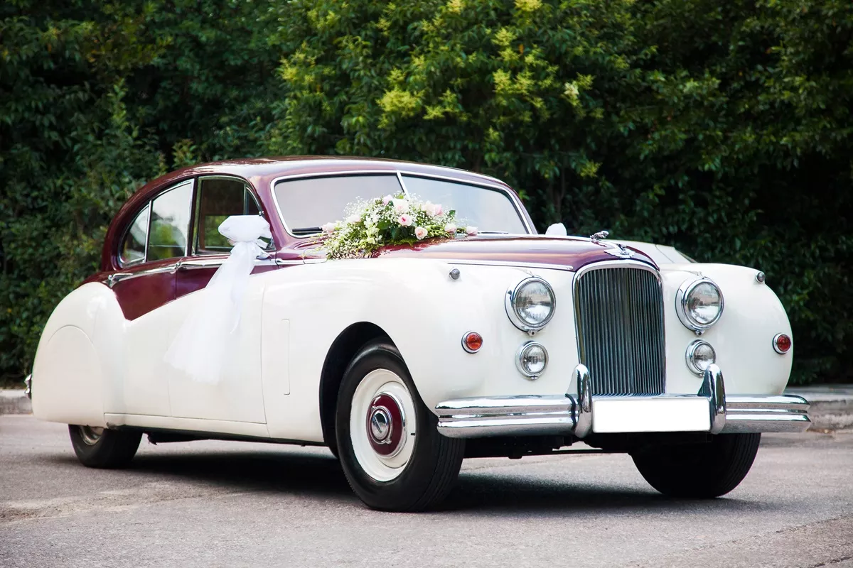 Les plus belles idées de décoration de voiture mariage - La Mariée Bohème