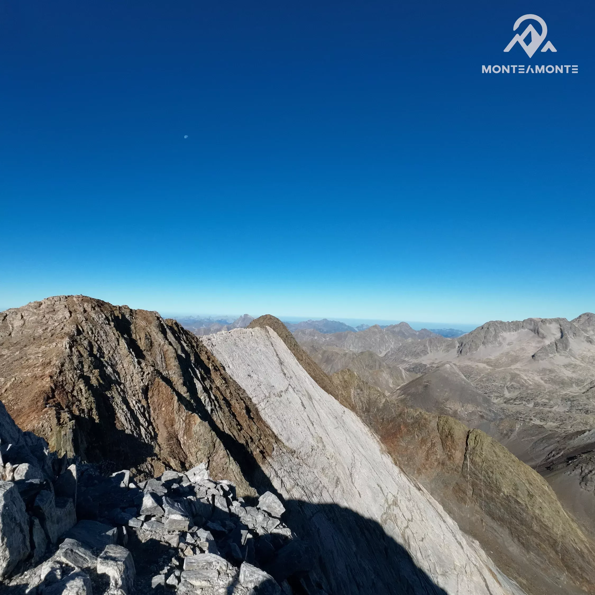 Ascensión guiada a los Picos del Infierno por la Marmolera