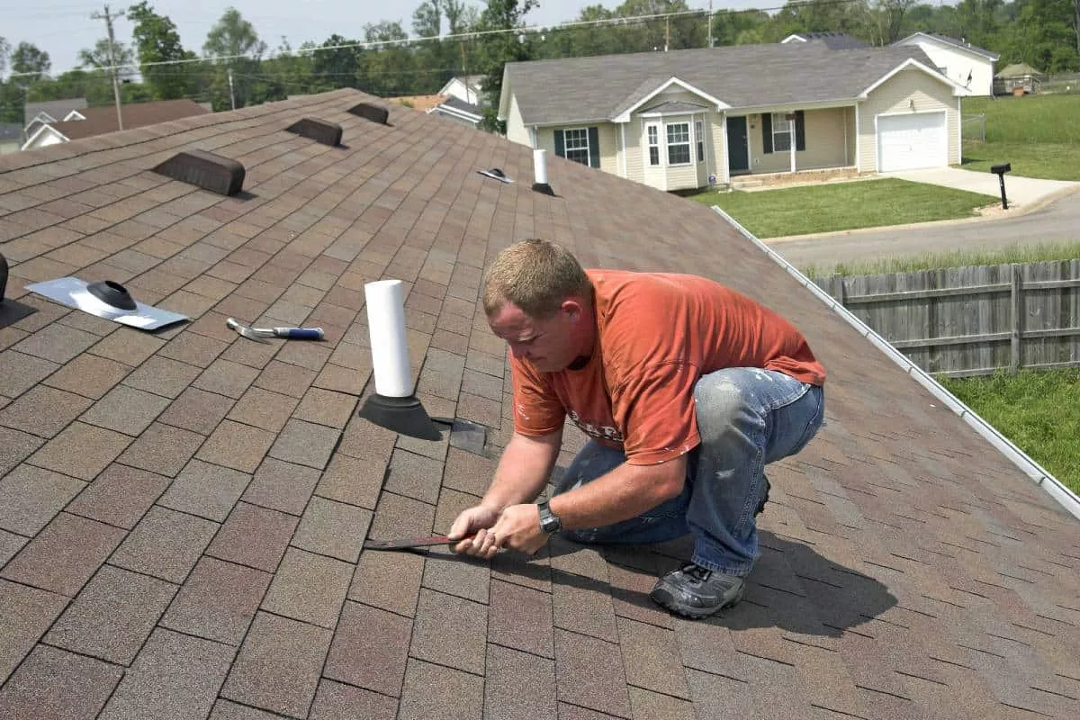 San Marcos roofer repairing roof leaks