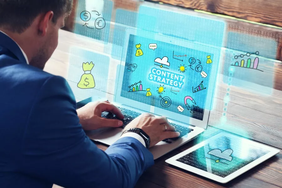 An SEO consultant in San Marcos TX working on a content strategy for a client./