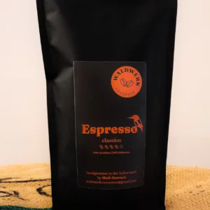 Espresso - Kaffebohnen - Gerรถstet in Lychen von der Waldwerk Rรถsterei