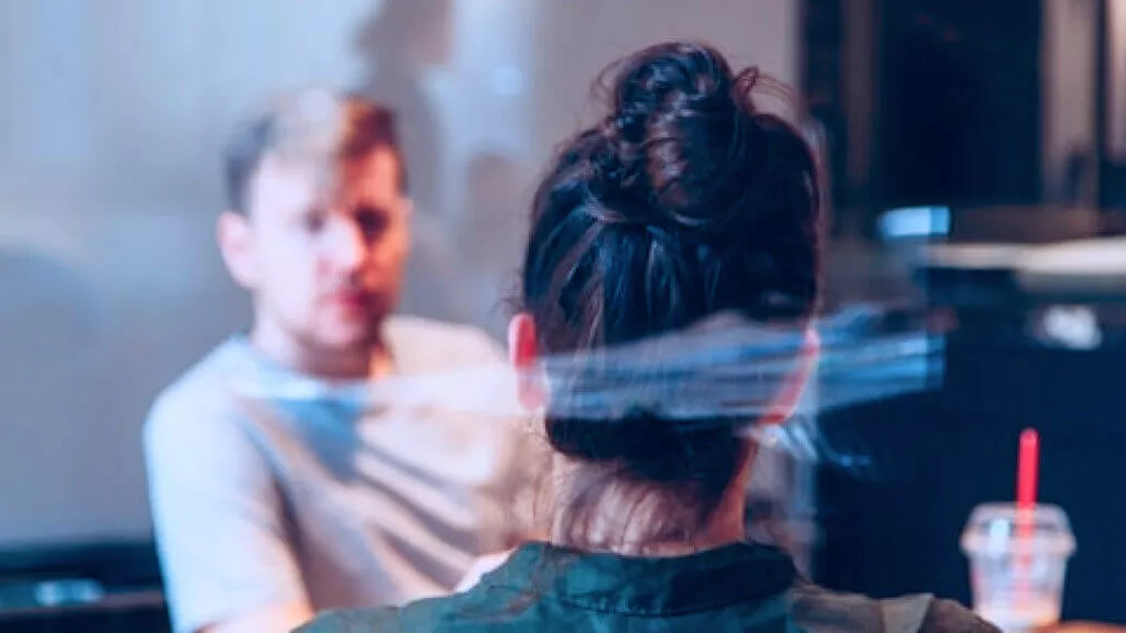 This is am image showing a therapist and a client talking during somatic therapy session for trauma or anxiety in san diego