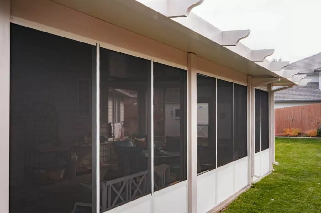 screen room exterior view