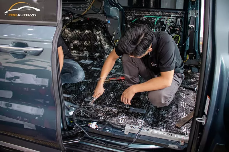 Các vị trí cần dán cách âm xe ô tô