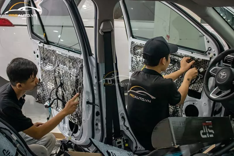 Có Nên Làm Cách Âm Xe Hơi, Xe Ô Tô Chống Ồn?