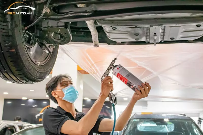 Sơn xịt phủ gầm ô tô