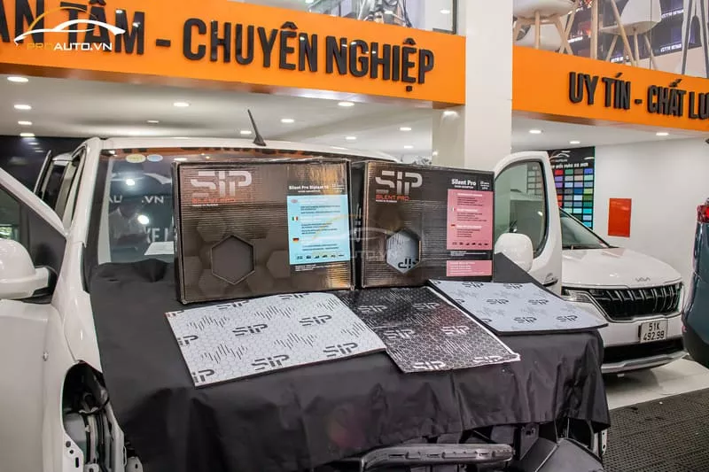 Thi công cách âm chống ồn xe ô tô tại Proauto.vn