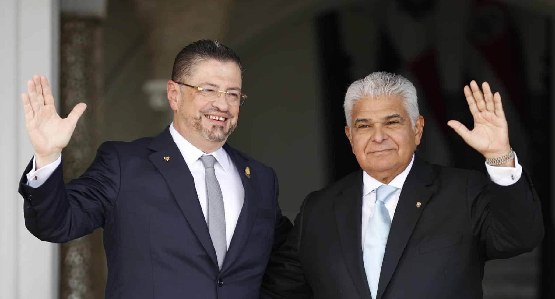 Presidente de Costa Rica, primer mandatario en mantener una reuniรn con Mulino en Panamยท