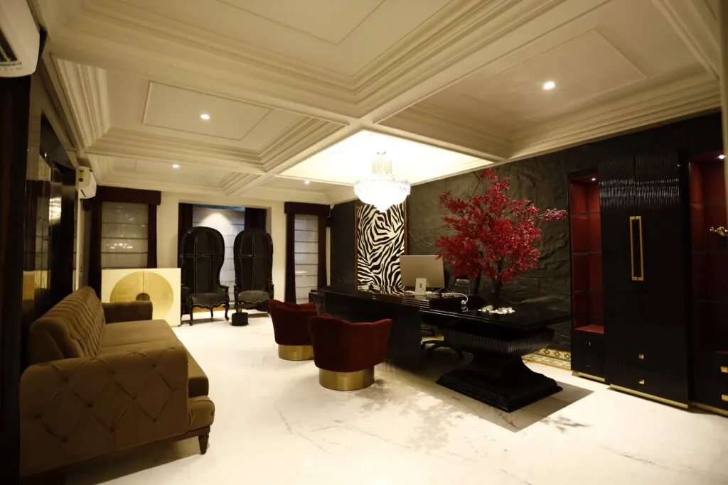Dr Adarsh Tripathi consultation desk at Sarayu Clinic Delhi for personalized cosmetic advice