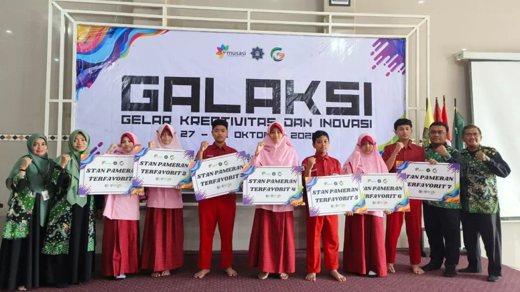 Sariq porno aktrisalar