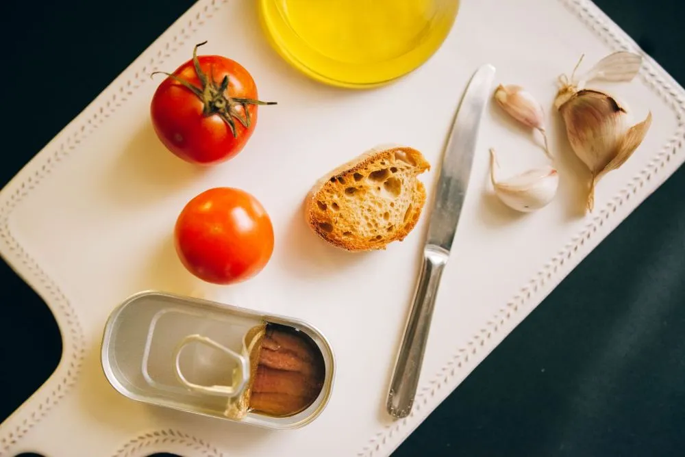 Anti-Inflammatory Diets & Fibromyalgia Pain Relief in Plano, TX 2 Mediterranean diet meal prep with vegetables and olive oil for reducing inflammation