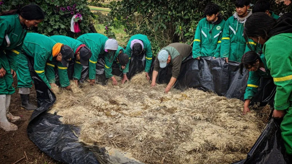 Implementación de prácticas agroecológicas en Unidades Educativas