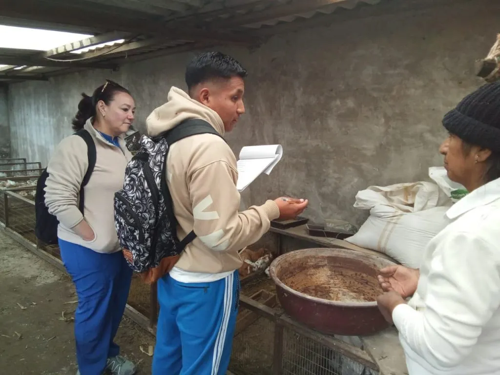 Visitas de campo con estudiantes de la Universidad Técnica de Ambato