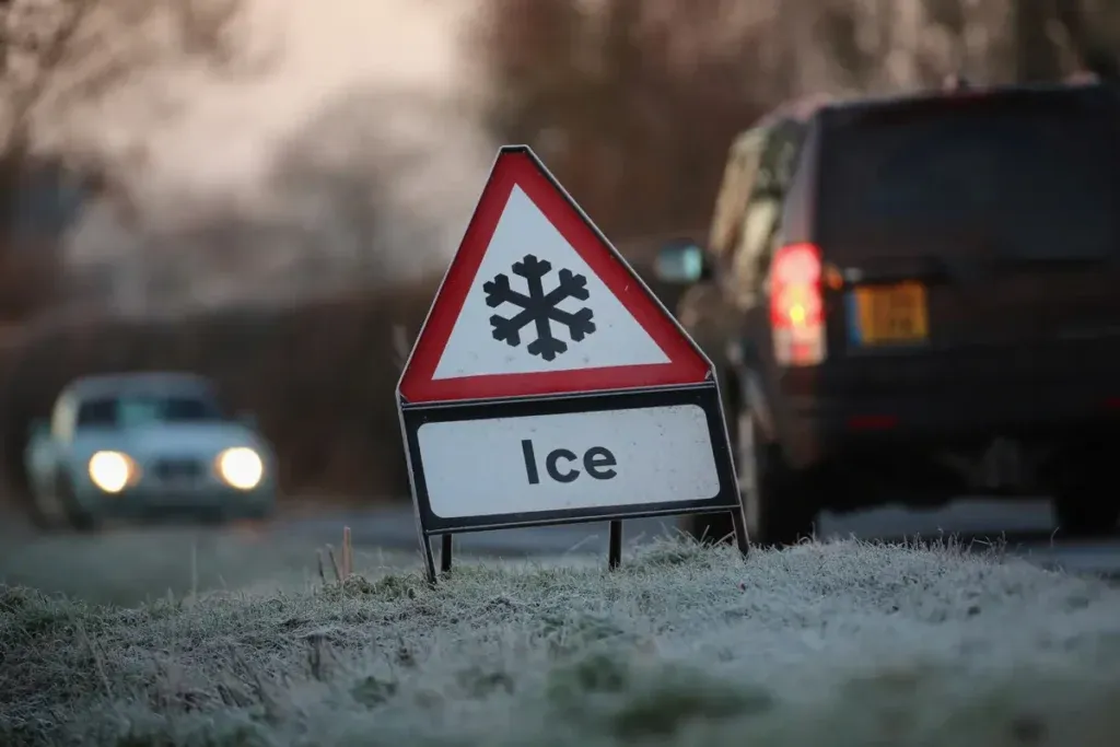 How Truck Drivers Can Spot Black Ice Before Itโs Too Late