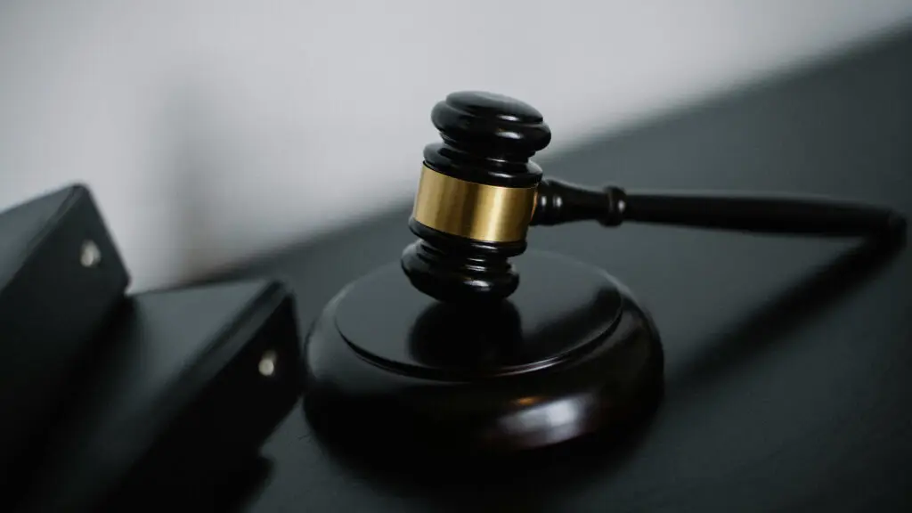 Tindakan Hukum dan Sanksi