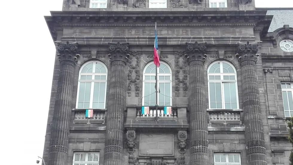 Façade de la Préfecture du Puy-de-Dôme / Photo 7 Jours à Clermont