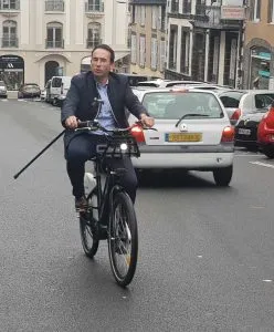 Les pdt Lionel Chauvin sur un vélo / photo 7 jours à Clermont