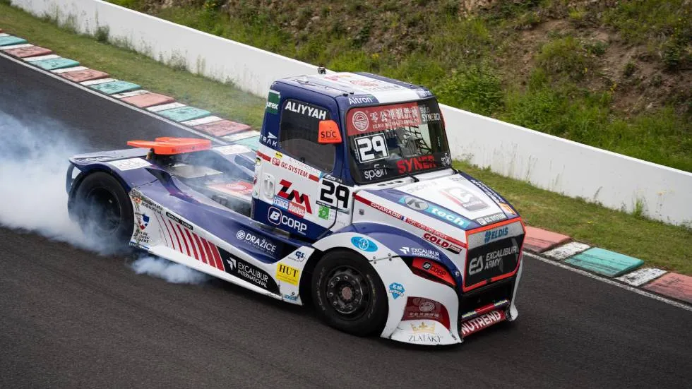 Camion de course / Photo Circuit de Charade