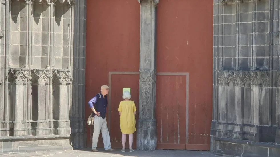 Touristes cathédrale / Photo 7 jours à Clermont