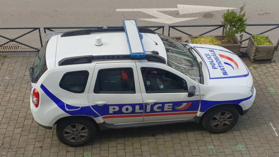 Voiture de police / Photo 7 Jours à Clermont