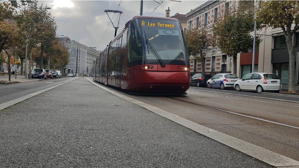Tram station Lagarlaye / Photo 7 Jours à Clermont