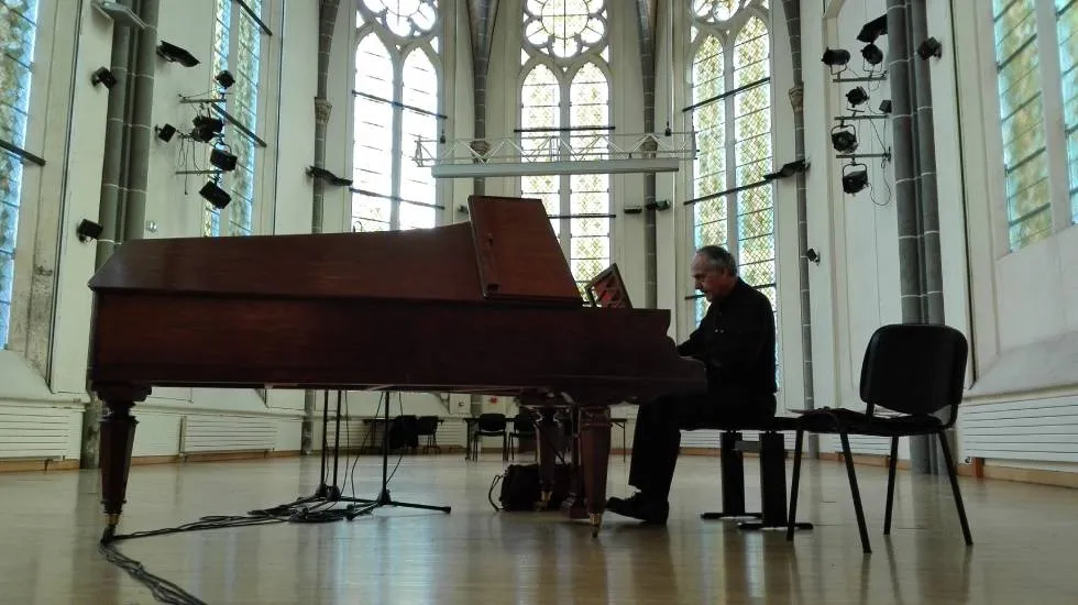 Joel Rigal jouant sur Erard à la Chapelle des Cordeliers / Photo Olivier Perrot