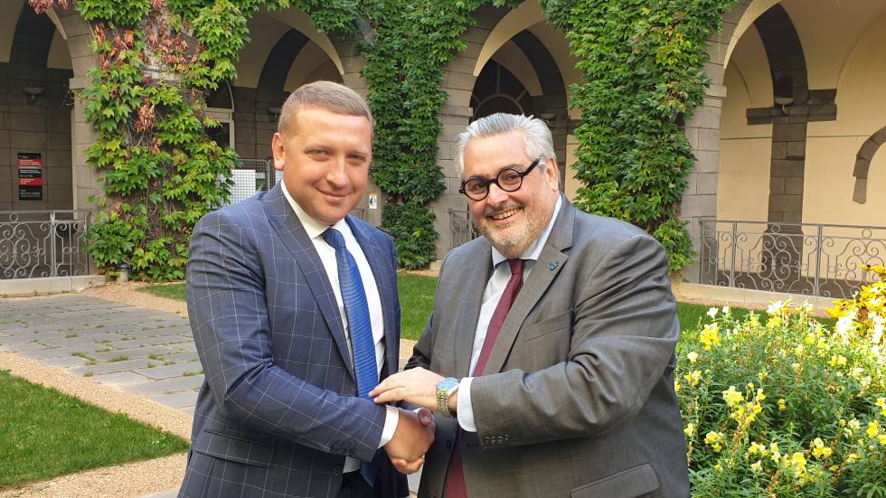 V. Maletskiy et O. Bianchi /Photo 7 Jours à Clermont