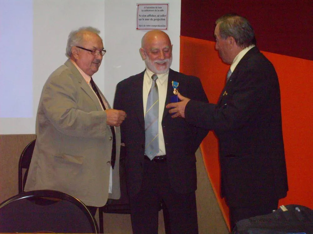 Médaille d'OR Jeunesse et Sport, avec R. Sahuc et J. Lacampagne / Photo DR