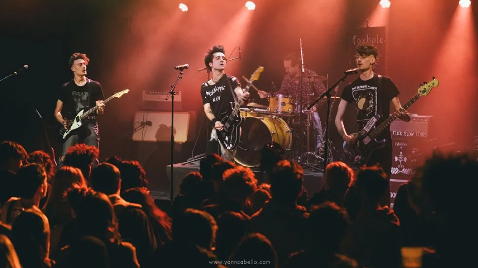omage du groupe FoxHole, gagnants du concours Europavox Campus