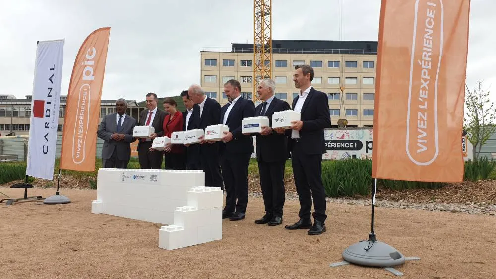 PIC, pose de la première pierre / Photo 7 Jours à Clermont