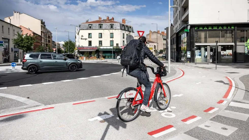 Cycliste Rond-Point des Carmes Photo David Gonthier