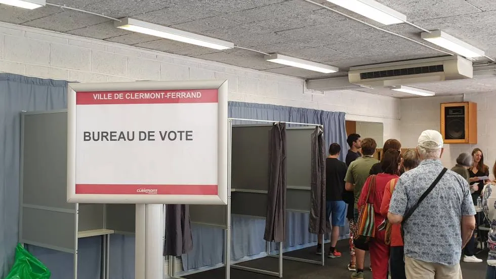 Législatives, bureau de vote / Photo 7 Jours à Clermont