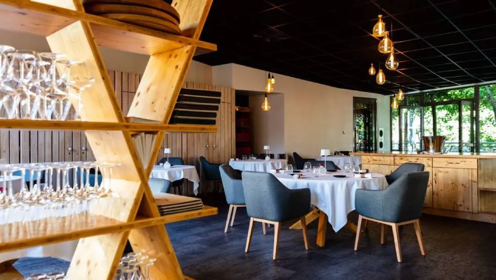 Salle du restaurant L'Atelier Yssoirien / Photo (c) L'Atelier Yssoirien