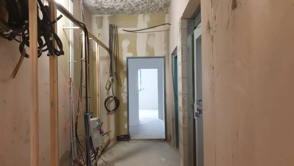 Couloir en construction, immeuble CPAM / Photo 7 Jours à Clermont