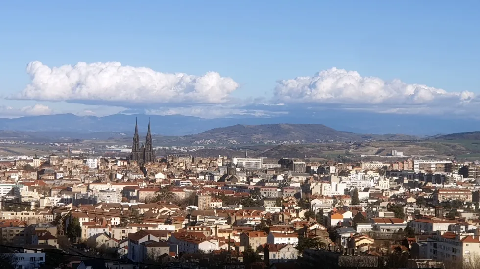 Métropole clermontoise depuis l'avenue Thermale Photo 7 Jours à Clermont
